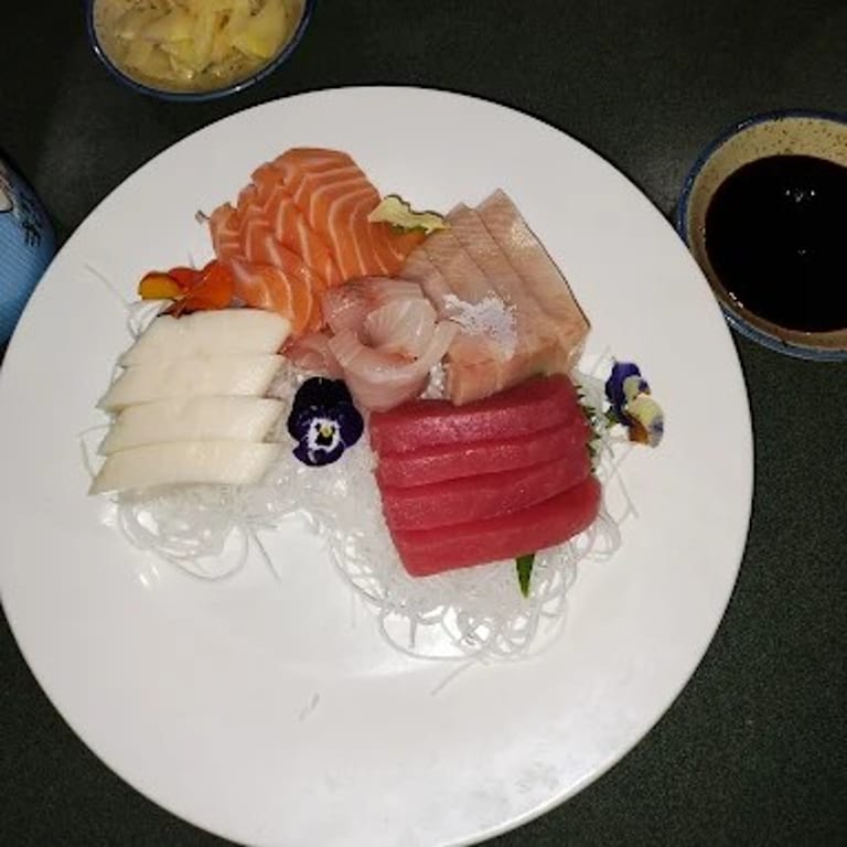 Fresh Sashimi: Japanese Delicacy at Our Restaurant